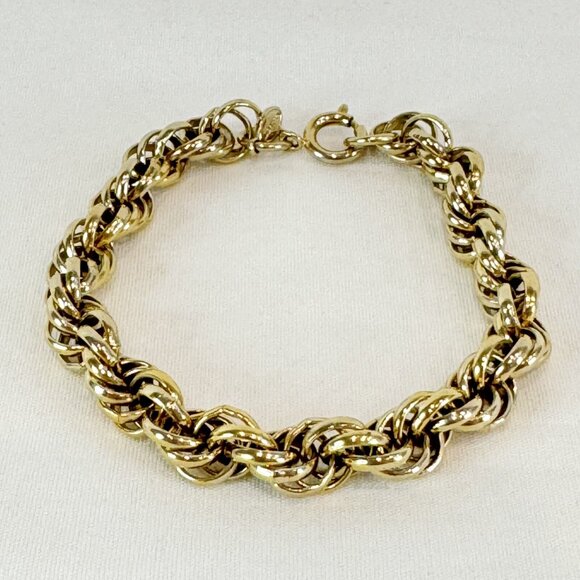 Vintage Avon Gold Tone Bracelet 7.25 Inch Classic Look - Picture 1 of 2